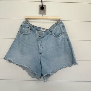 Abercrombie & Fitch 34 18 Curve Love Assymetrical Dad Short High Rise